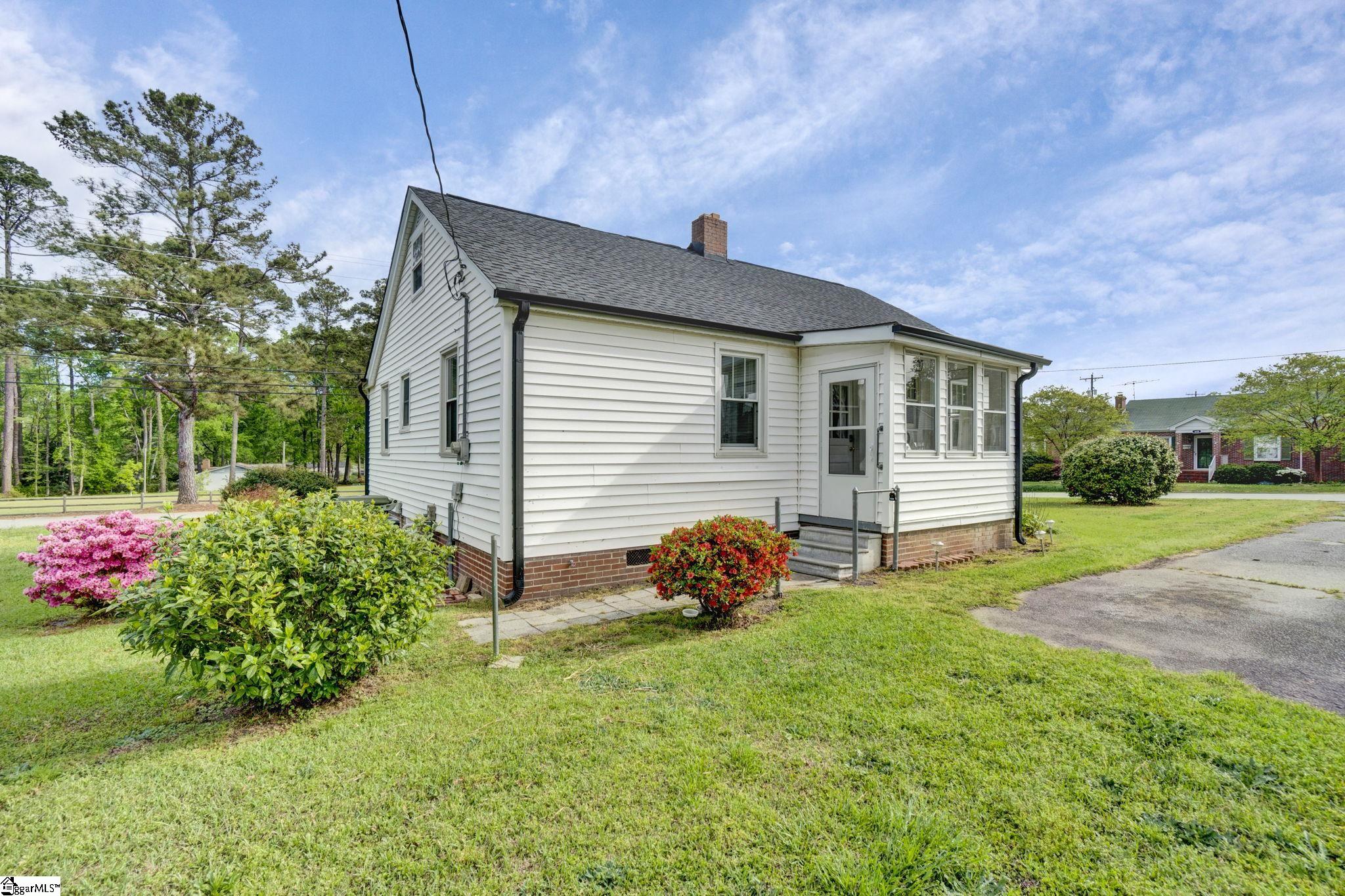 201 Pine Street Clinton, SC 29325 - Photo 39 of 43
