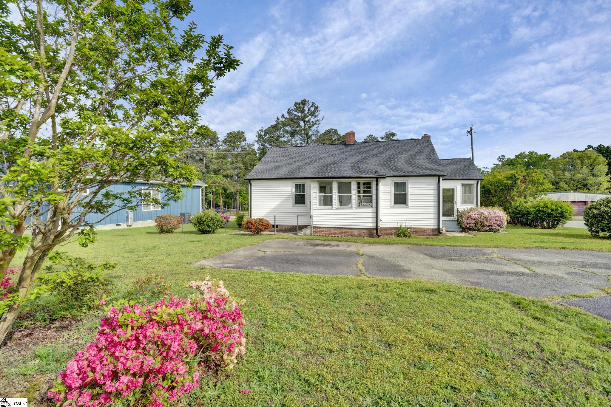 201 Pine Street Clinton, SC 29325 - Photo 39 of 42