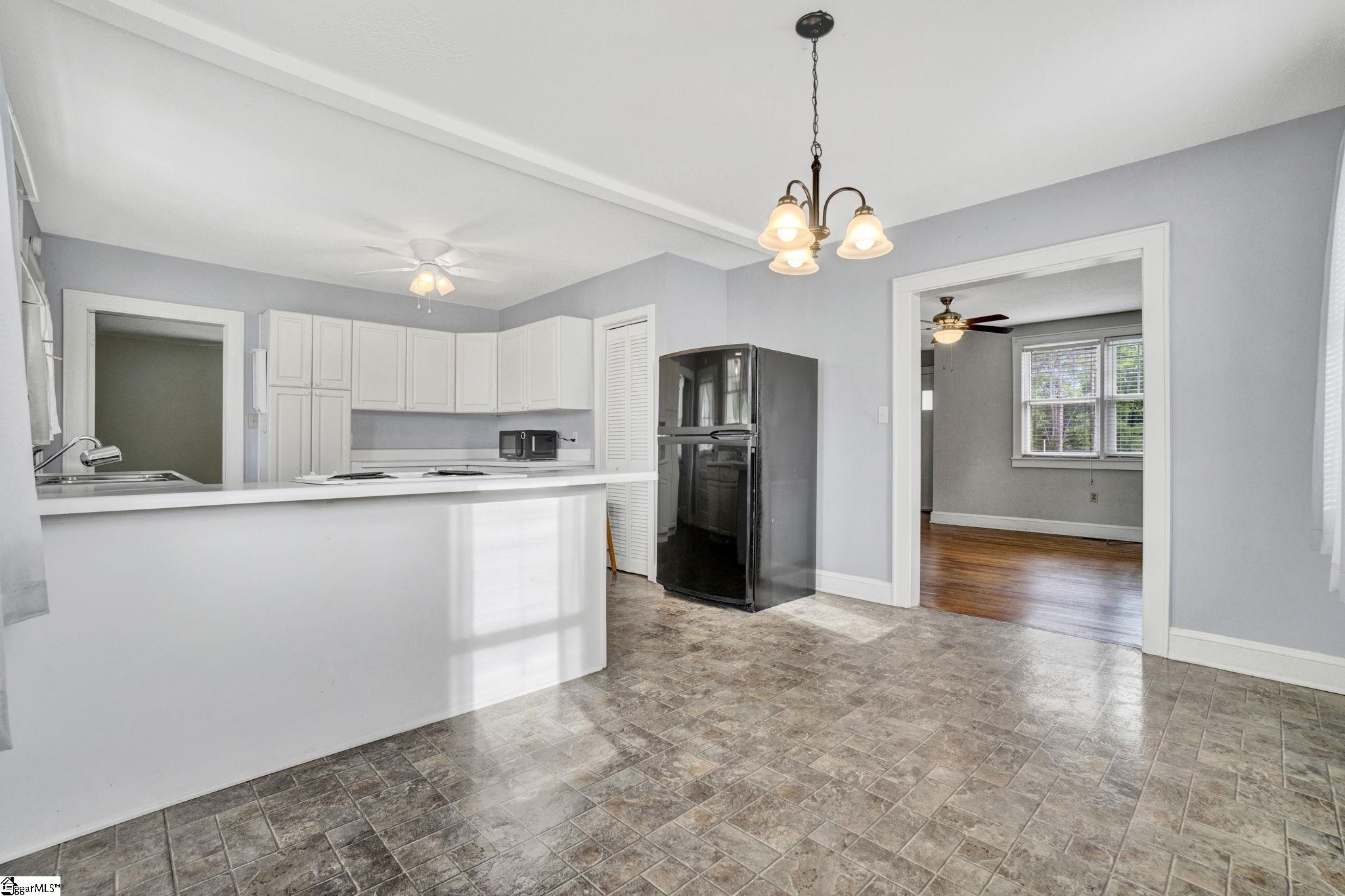 201 Pine Street Clinton, SC 29325 - Photo 10 of 42