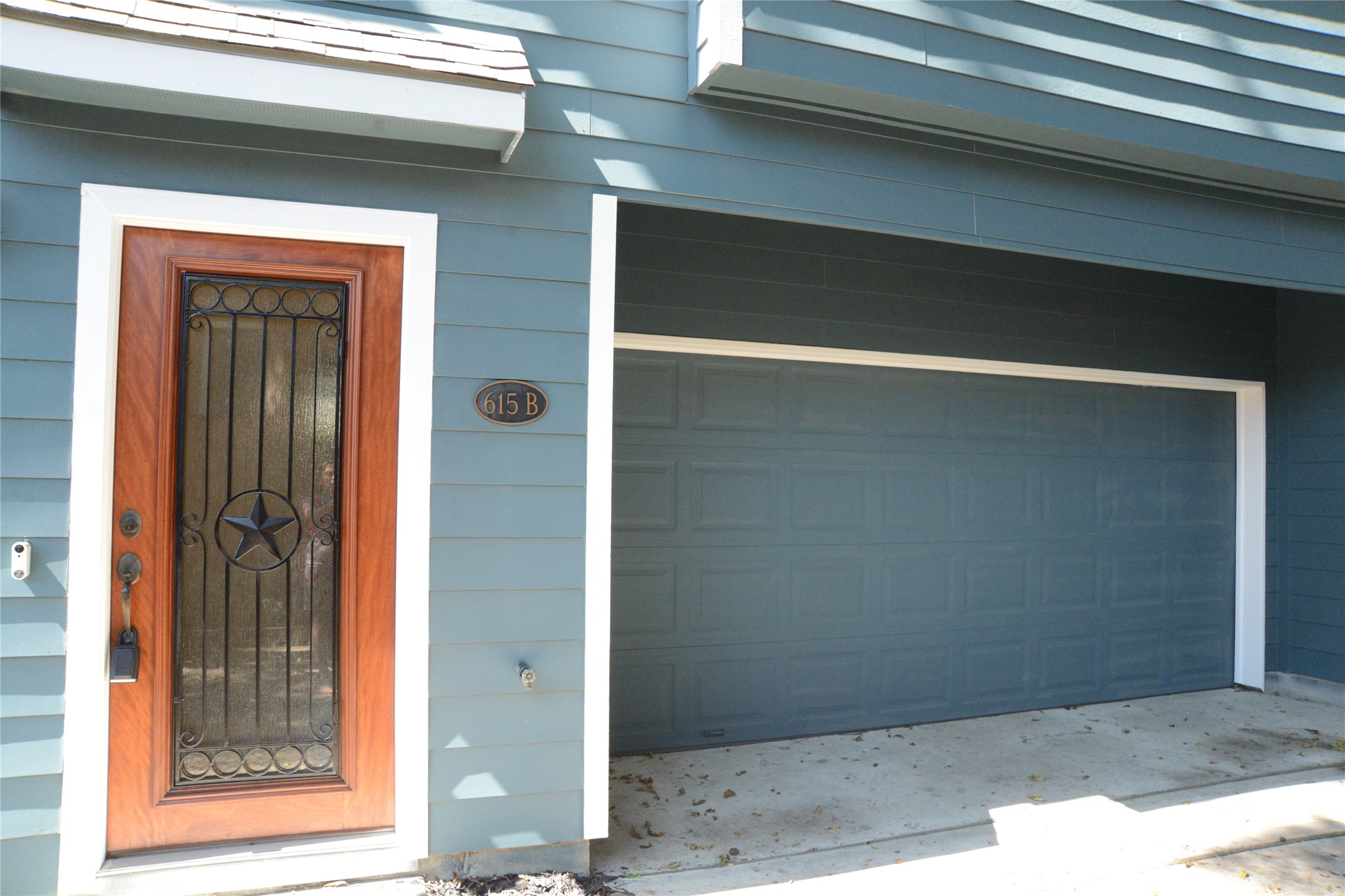 615 West 27th Street, Unit B Houston, TX 77008 - Photo 9 of 9 a view of front door