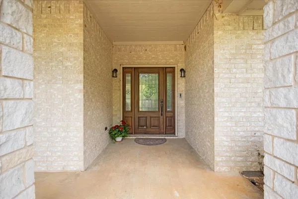 $475,000 | 16644 Cr 4199 Lindale Tx 75771, Lindale, TX 75771