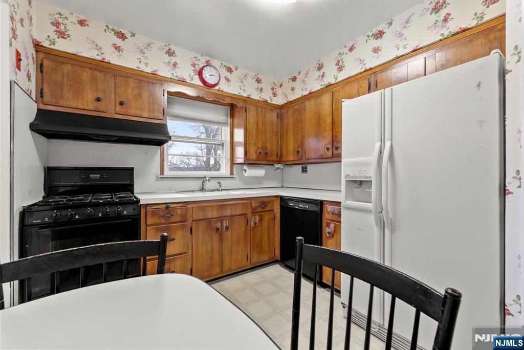 206 10th Street Cresskill, NJ 07626 - Photo 7 of 24