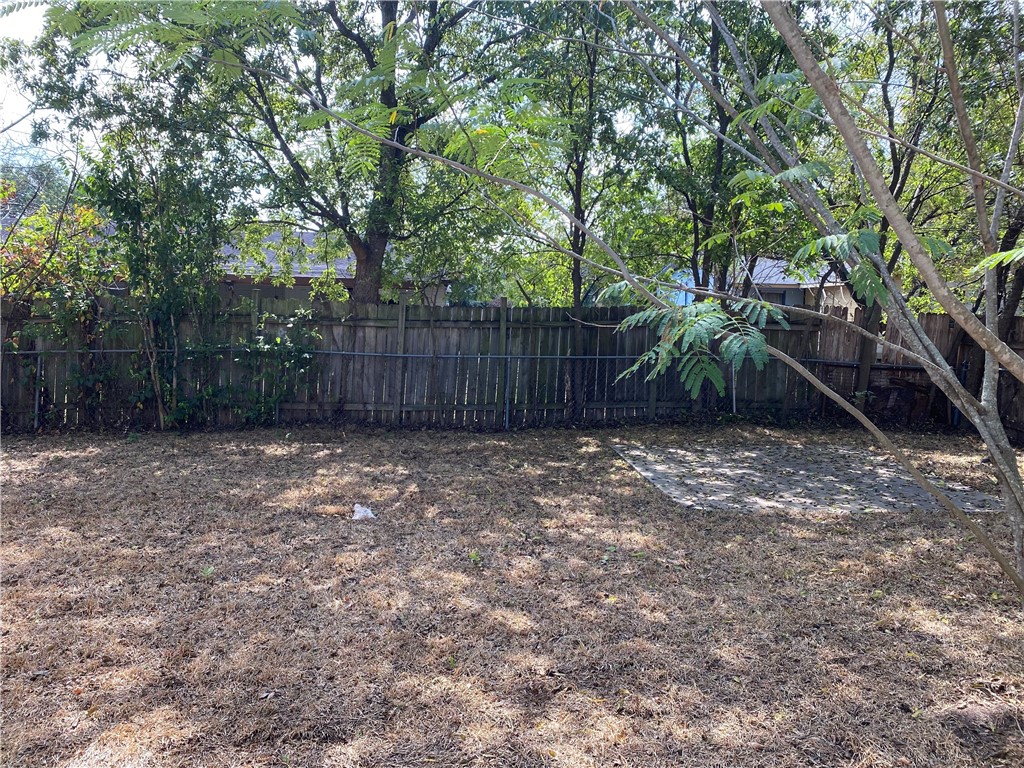 6107 Carnation Terrace Austin, TX 78741 - Photo 27 of 27 a view of backyard with green space