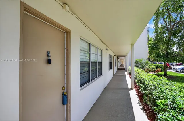 $99,000 | 2405 Antigua Circle, Unit E1, Coconut Creek, FL 33066