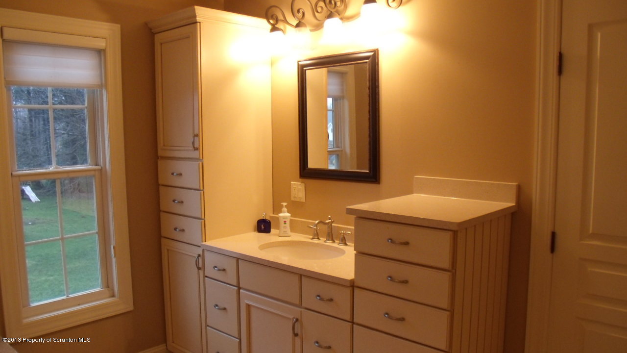 915 Old Logger Road Moscow, PA 18444 - Photo 36 of 41 Gallery Image 36