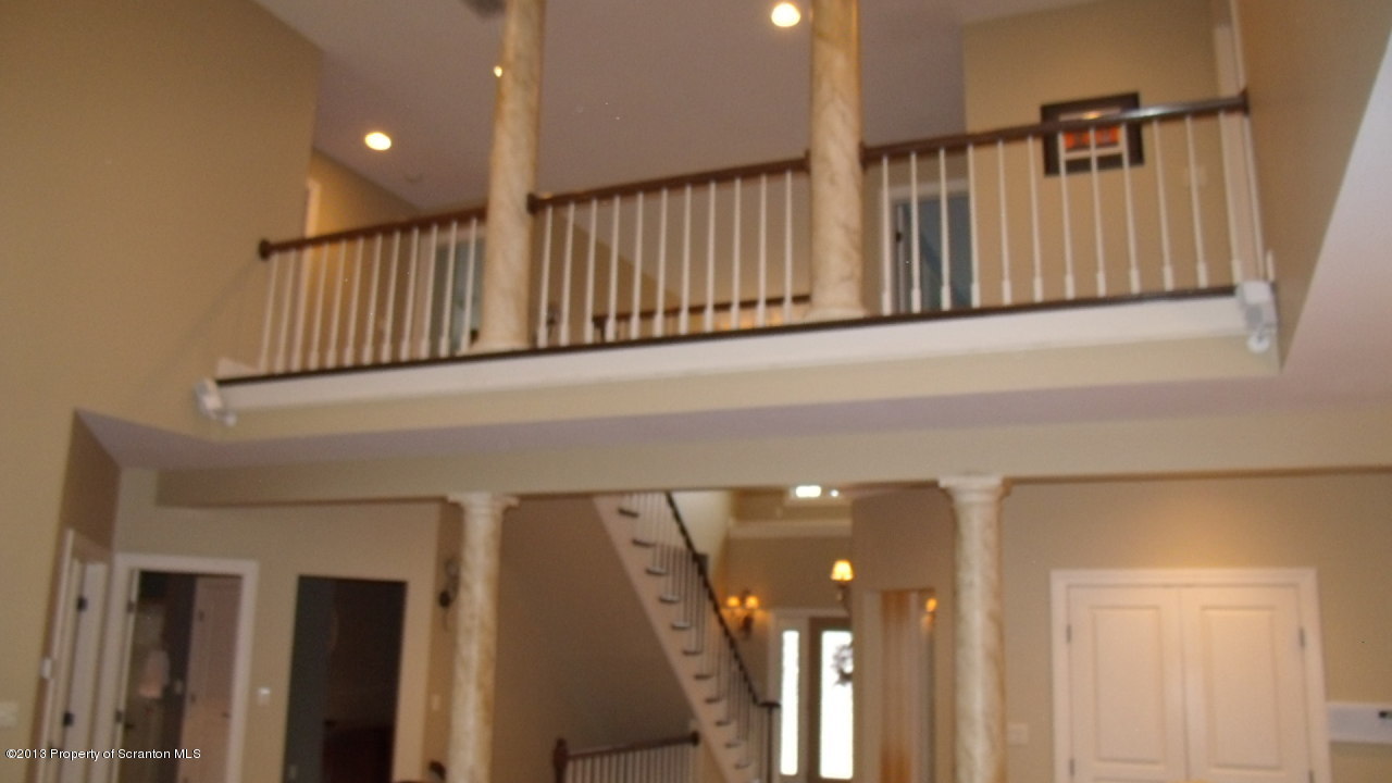 915 Old Logger Road Moscow, PA 18444 - Photo 10 of 41 Gallery Image 10