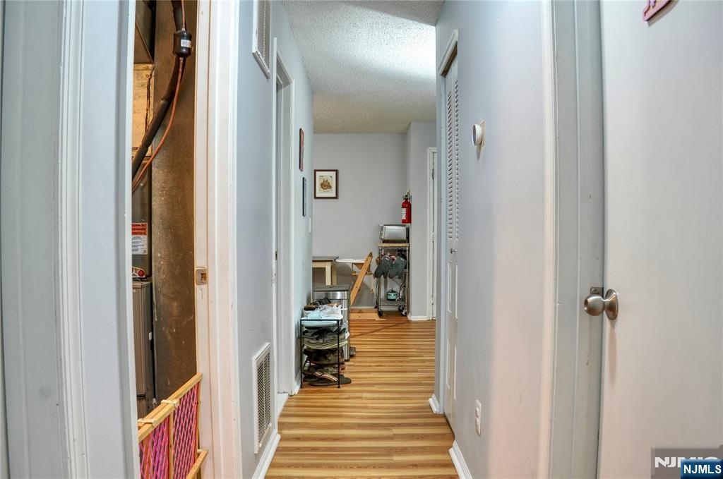 388 Poets Way Mahwah, NJ 07430 - Photo 23 of 30