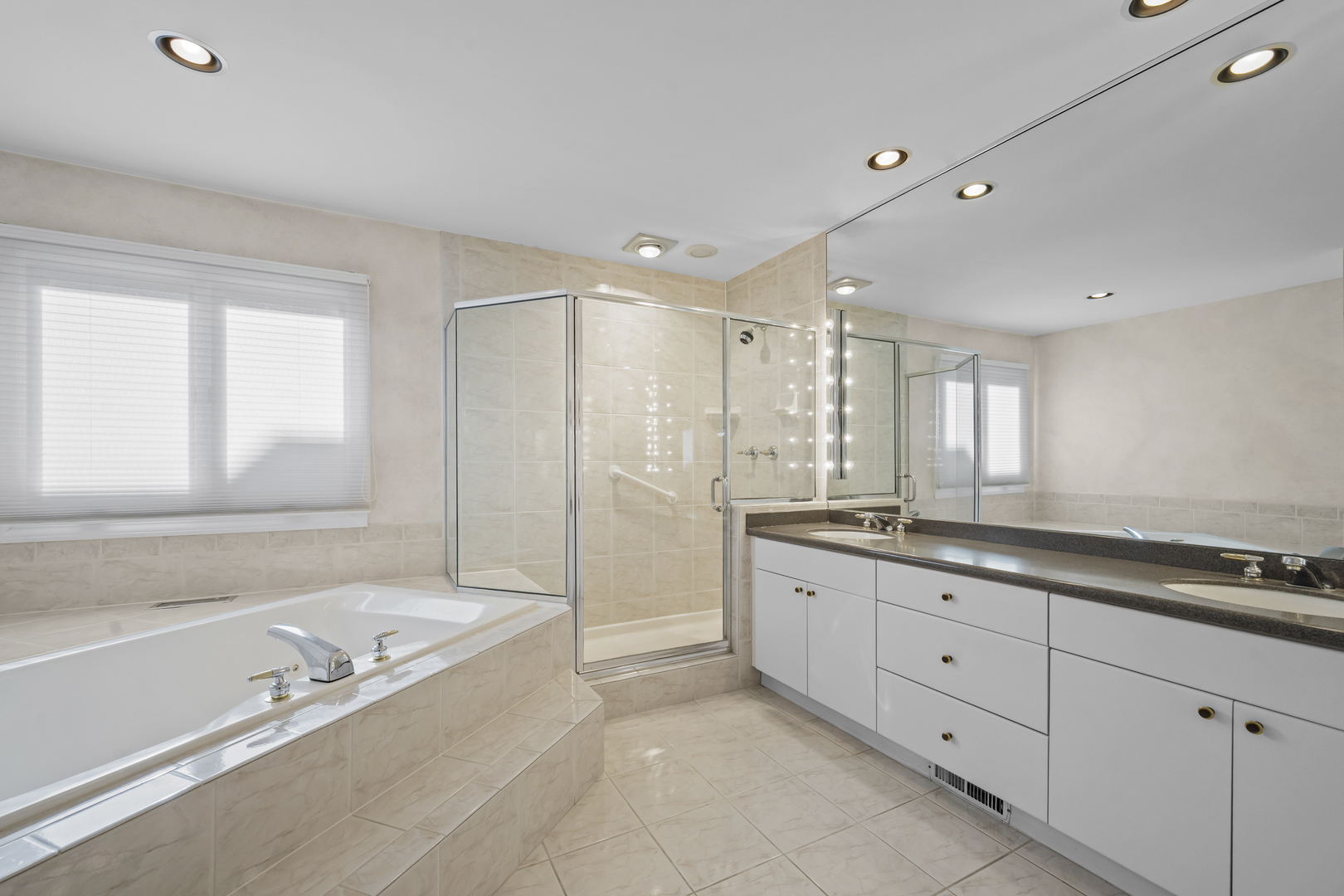 556 Rivershire Place Lincolnshire, IL 60069 - Photo 11 of 22