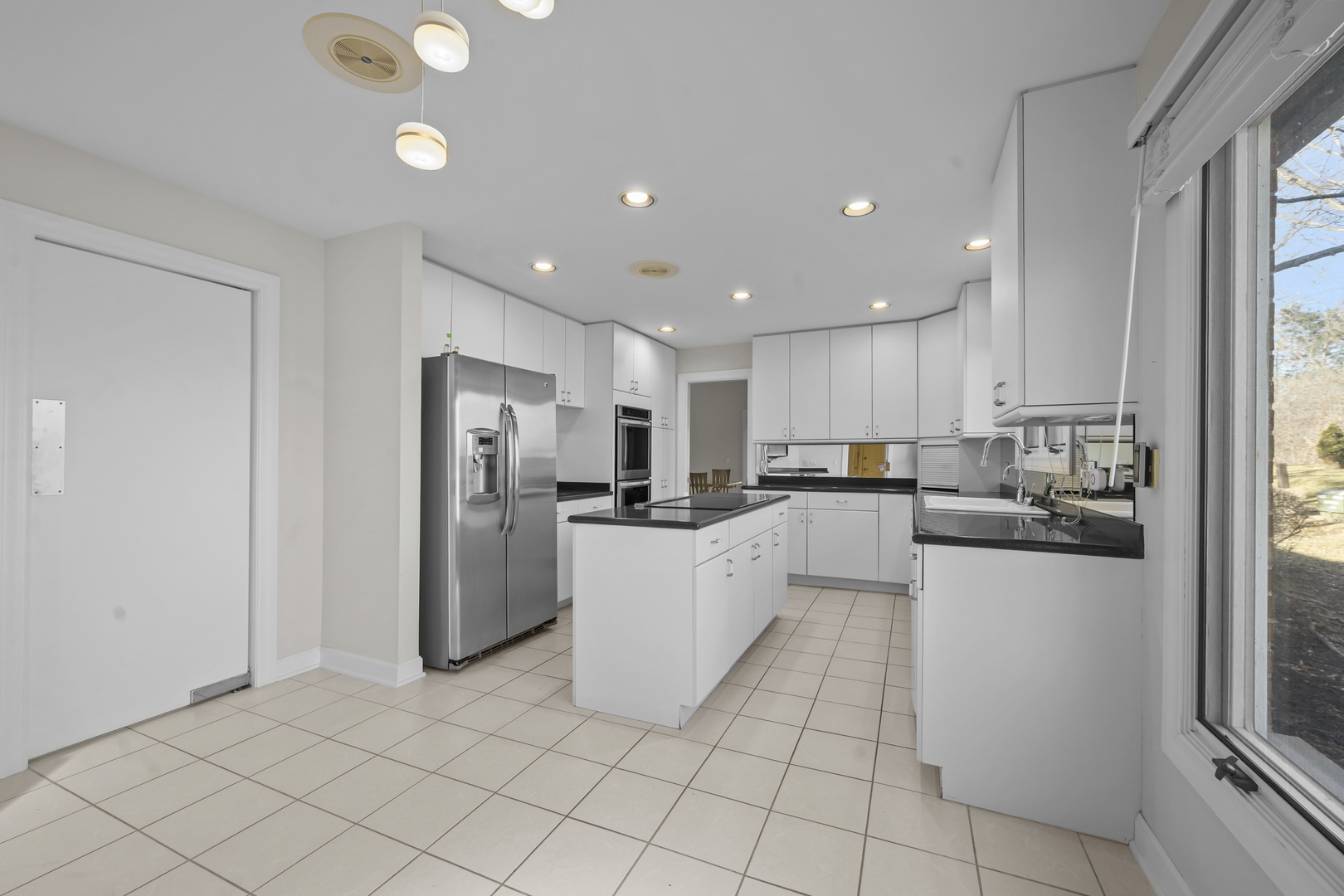 556 Rivershire Place Lincolnshire, IL 60069 - Photo 8 of 22