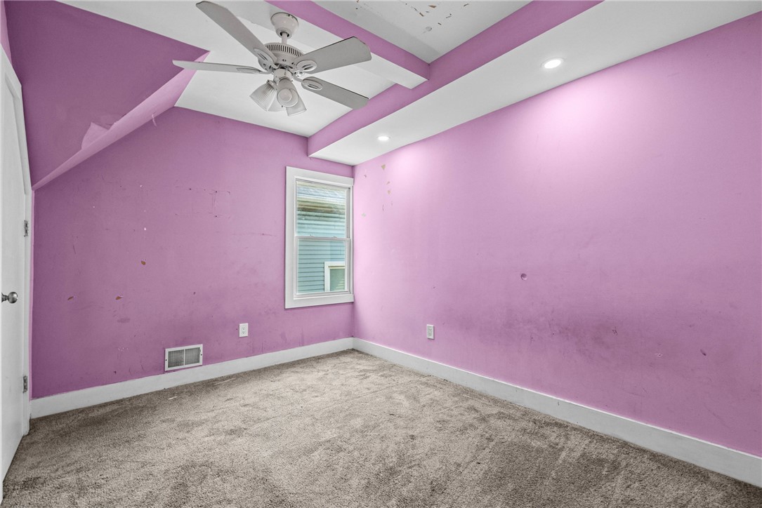 186 Hollenbeck Street Rochester, NY 14621 - Photo 27 of 46