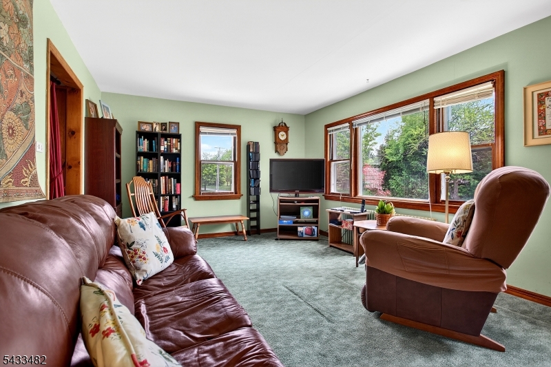 127 Hillcrest Road Flemington, NJ 08822 - Photo 27 of 38