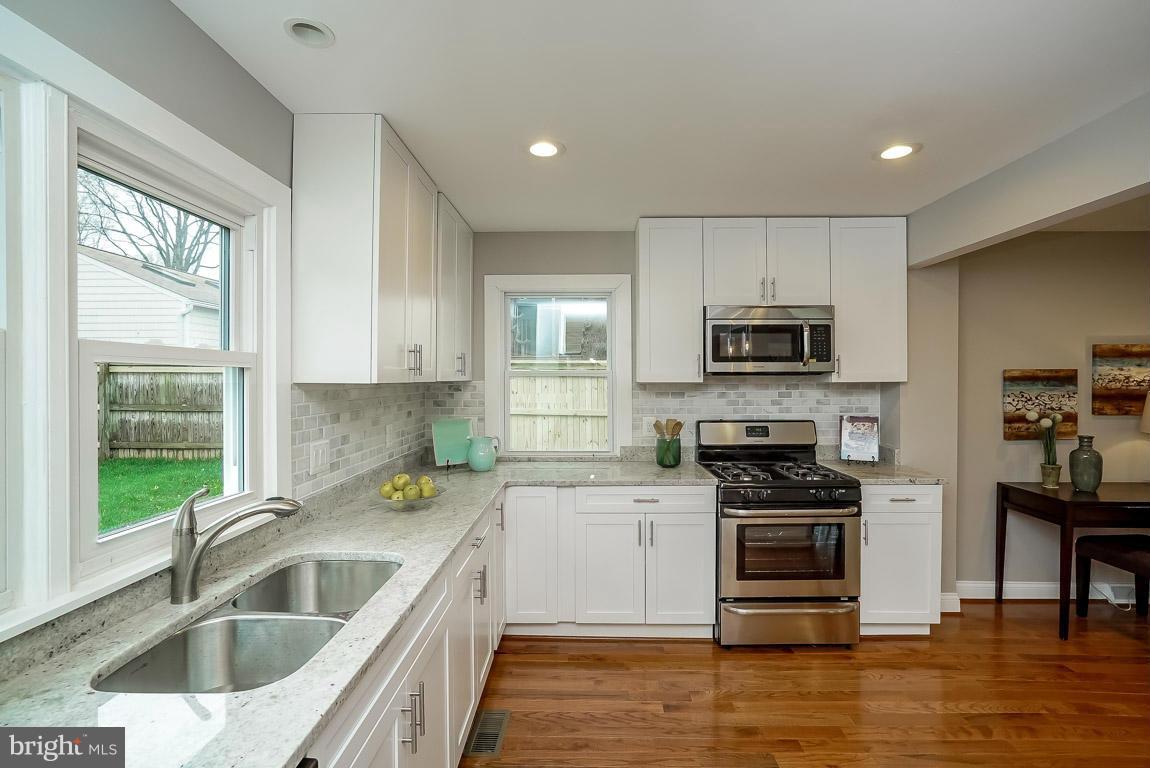 3157 Holloway Road Falls Church, VA 22042 - Photo 13 of 29 Kitchen