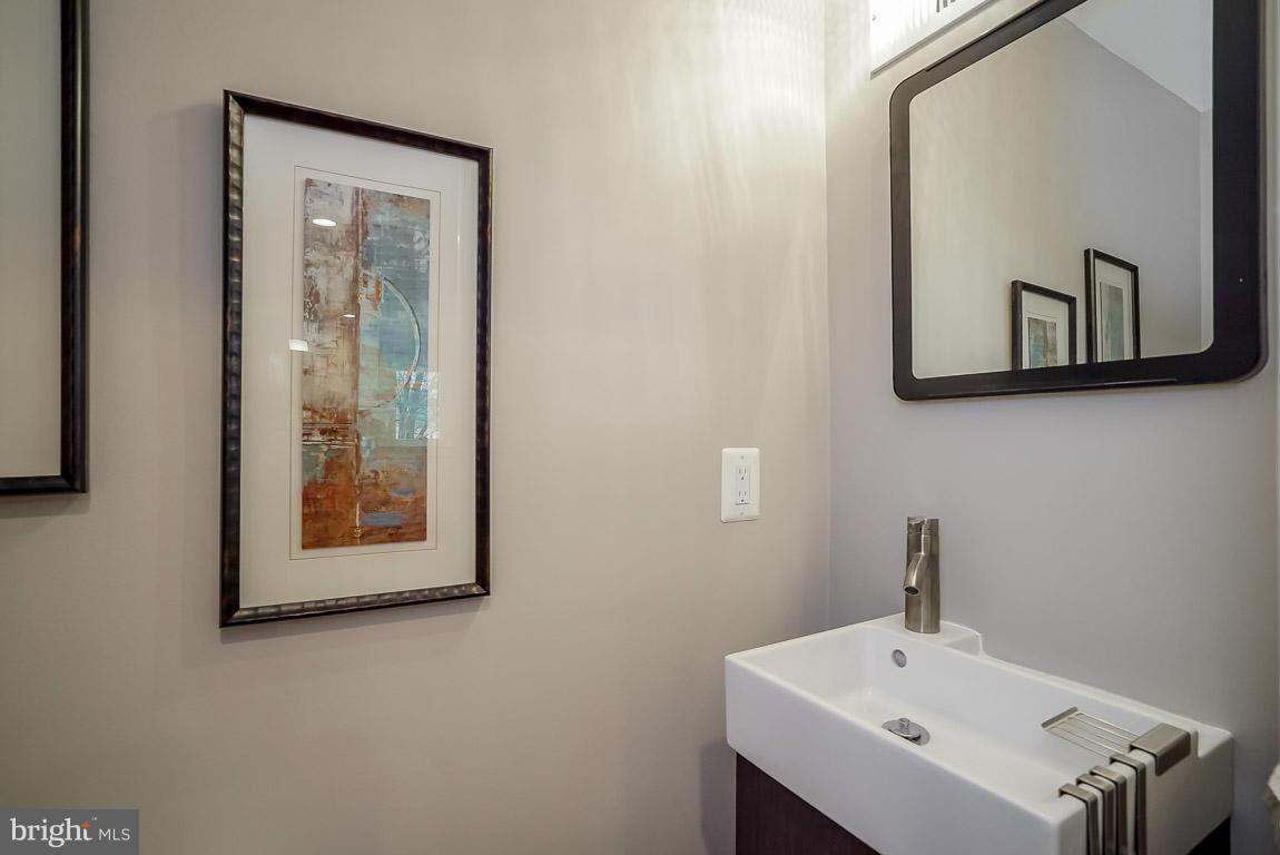 3157 Holloway Road Falls Church, VA 22042 - Photo 16 of 29 Main Level Powder Room