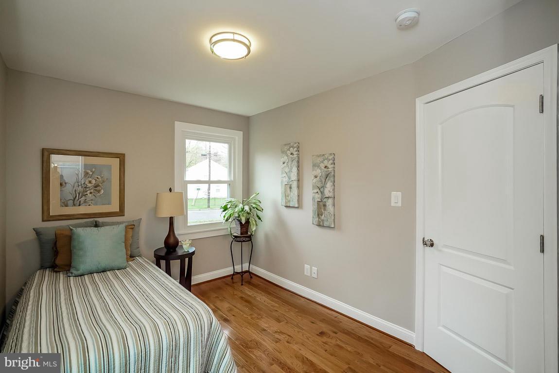 3157 Holloway Road Falls Church, VA 22042 - Photo 17 of 29 Main Level Bedroom 1