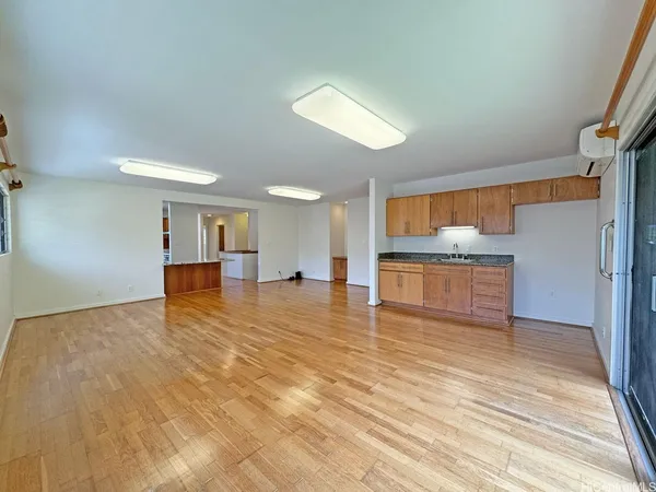$4,985 | 1660 Onipaa Street, Honolulu, HI 96819