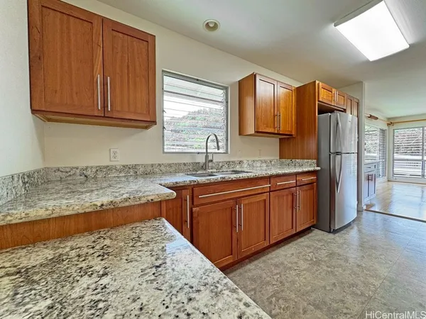 $4,985 | 1660 Onipaa Street, Honolulu, HI 96819