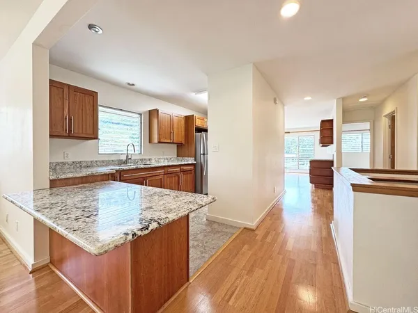 $4,985 | 1660 Onipaa Street, Honolulu, HI 96819