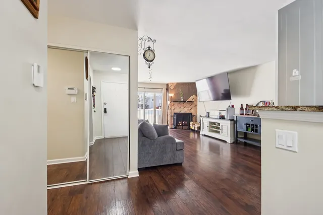 $275,000 | 1182 East Nichols Road, Unit 1A, Palatine, IL 60074