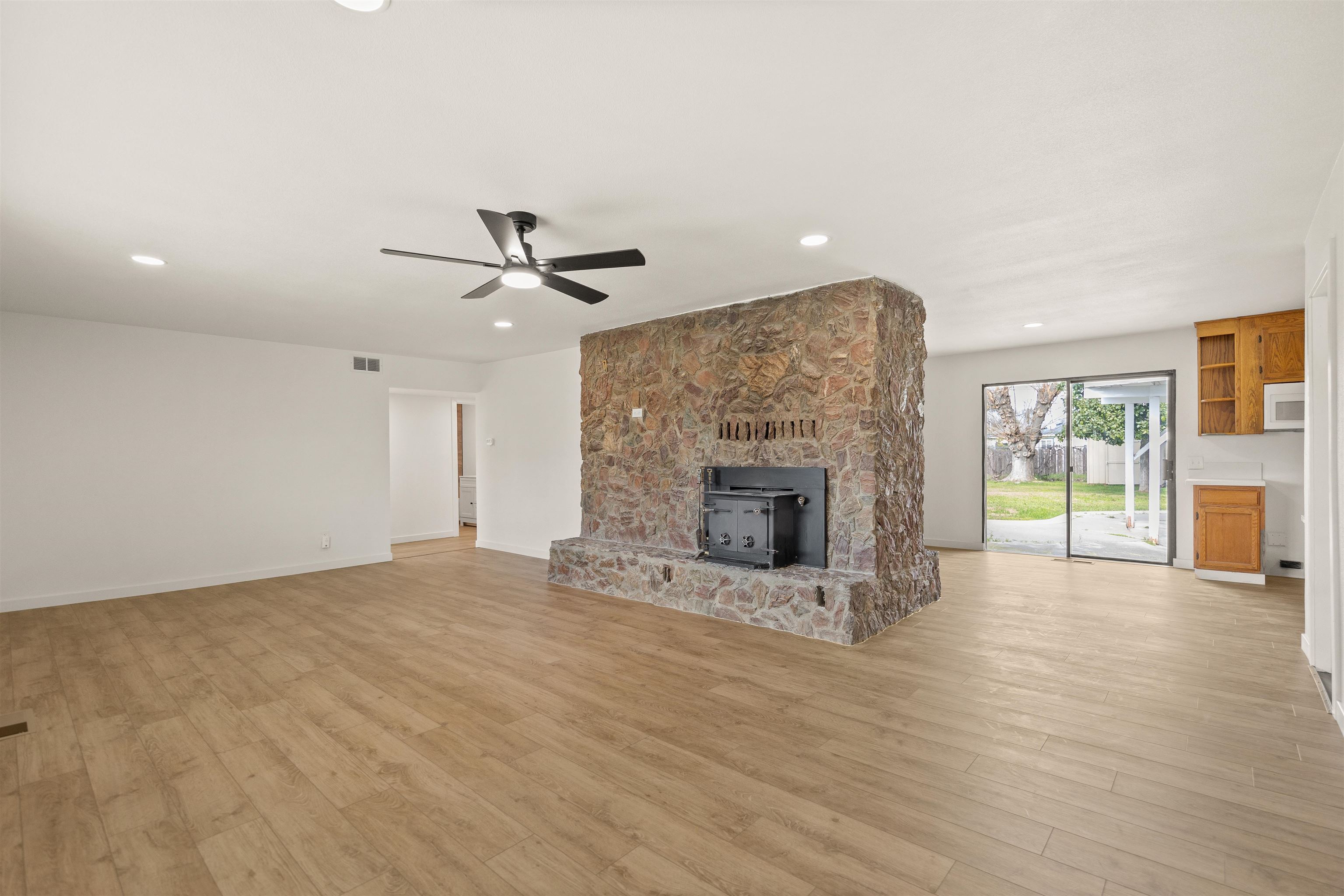 488 Chestnut Street Corning, CA 96021 - Photo 4 of 44