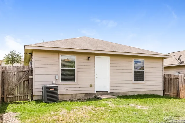 $1,555 | 5530 Butch, San Antonio, TX 78252