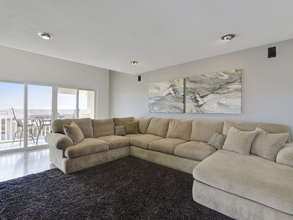 828 Sea Turf Circle Solana Beach, CA 92075 - Photo 13 of 24