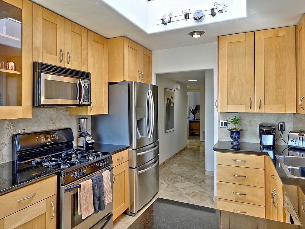 828 Sea Turf Circle Solana Beach, CA 92075 - Photo 6 of 24