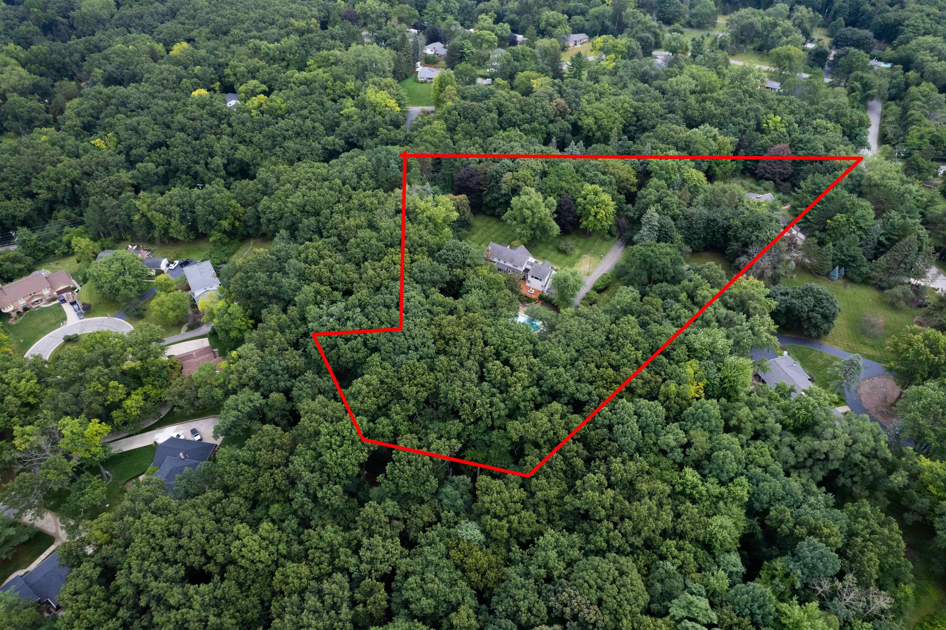 6022 Orion Road Rochester, MI 48306 - Photo 70 of 76 50186662-704f3db9-611d-45be-a1a7-18ff2efab7ea.JPG