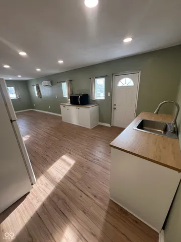 $800 | 2530 North Temple Avenue, Indianapolis, IN 46218