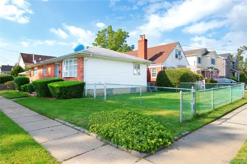 $699,000 | 217 Wellington Road South, Garden City South, NY 11530