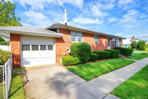 $699,000 | 217 Wellington Road South, Garden City South, NY 11530