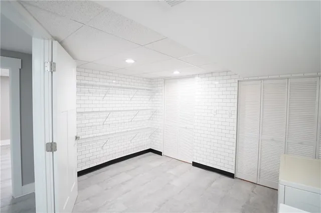 an empty room with a empty space