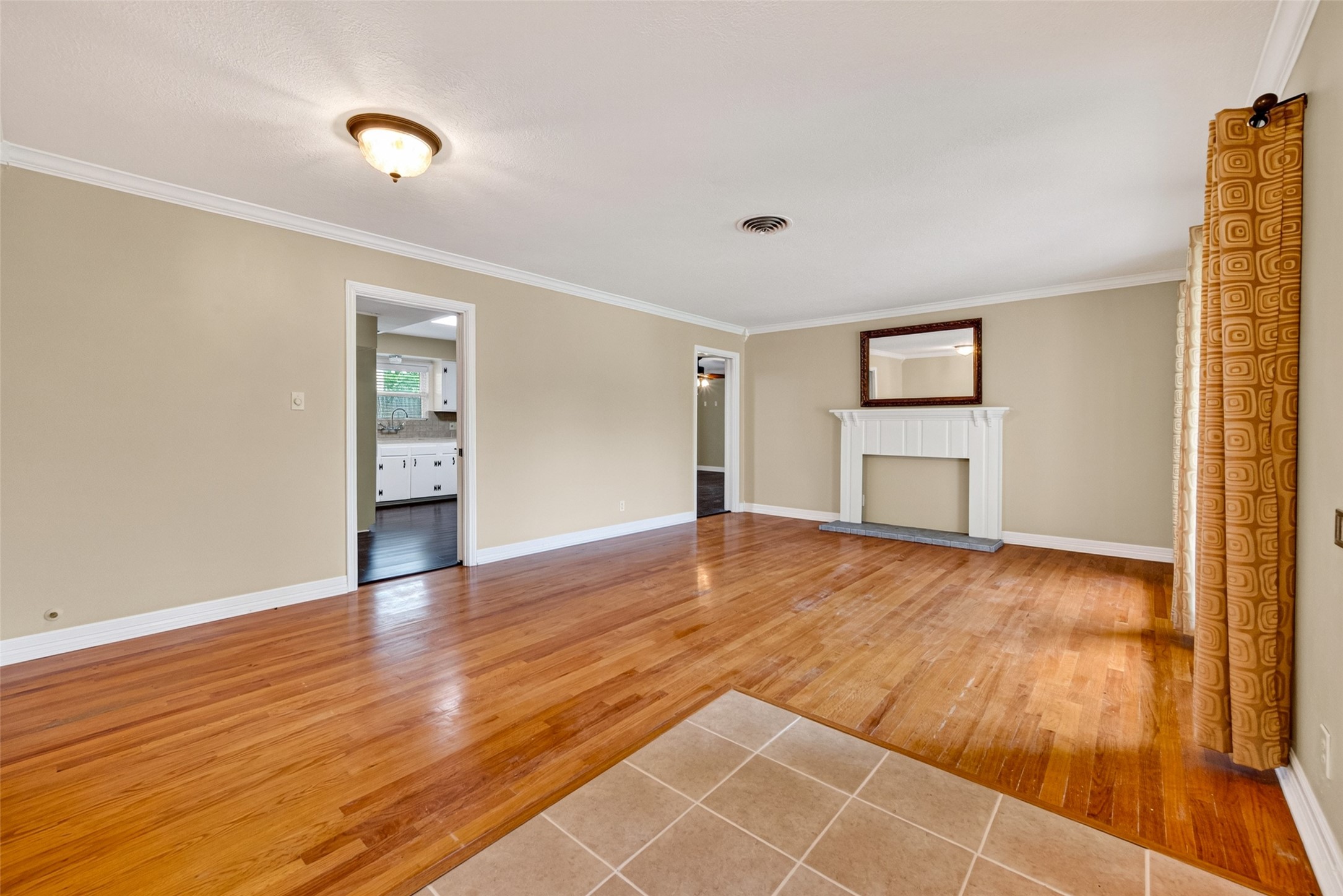 5411 Spellman Road Houston, TX 77096 - Photo 8 of 43 Gallery Image 8