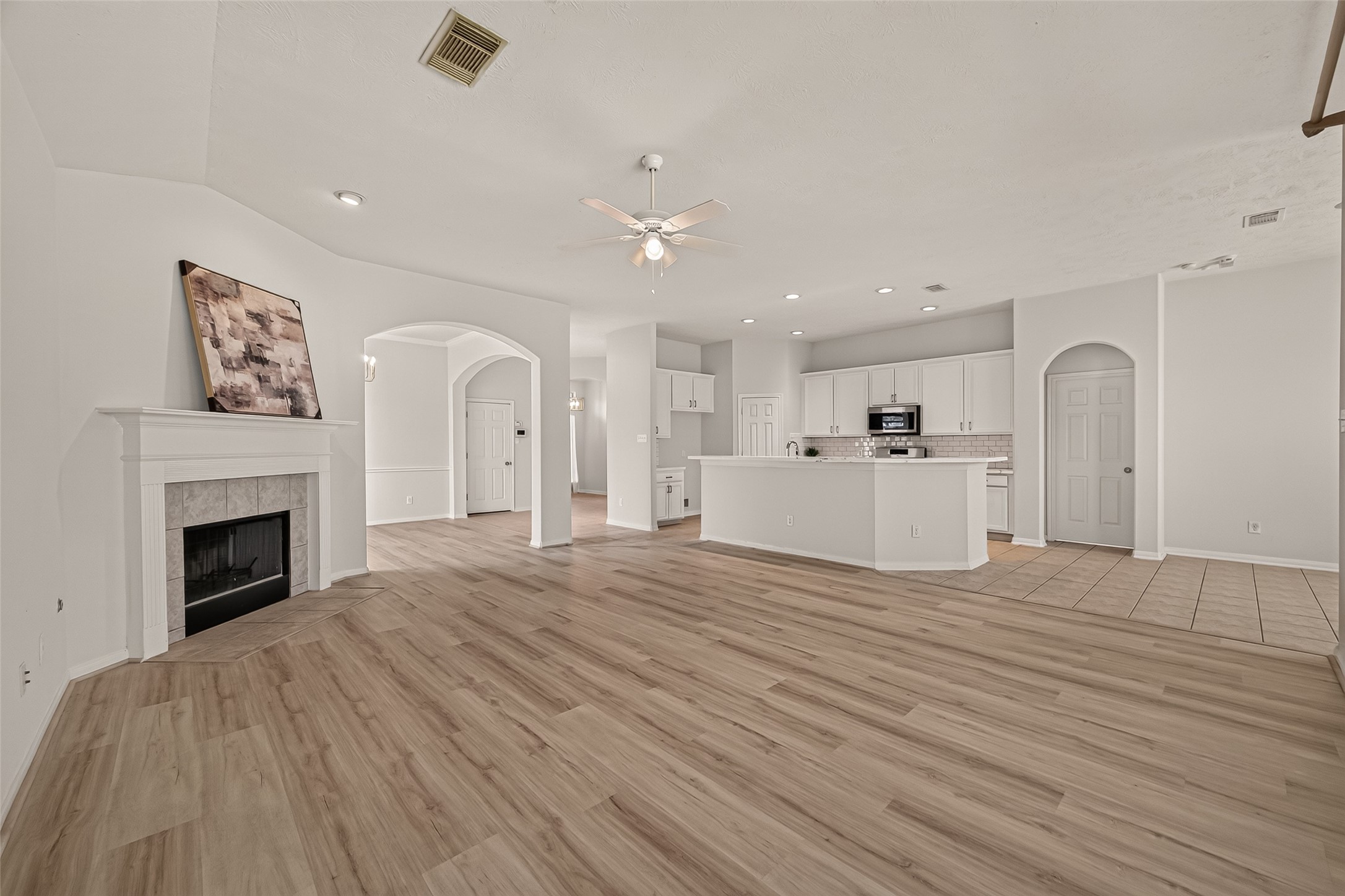 14207 Rolling Hills Lane Rosharon, TX 77583 - Photo 10 of 30 Gallery Image 10