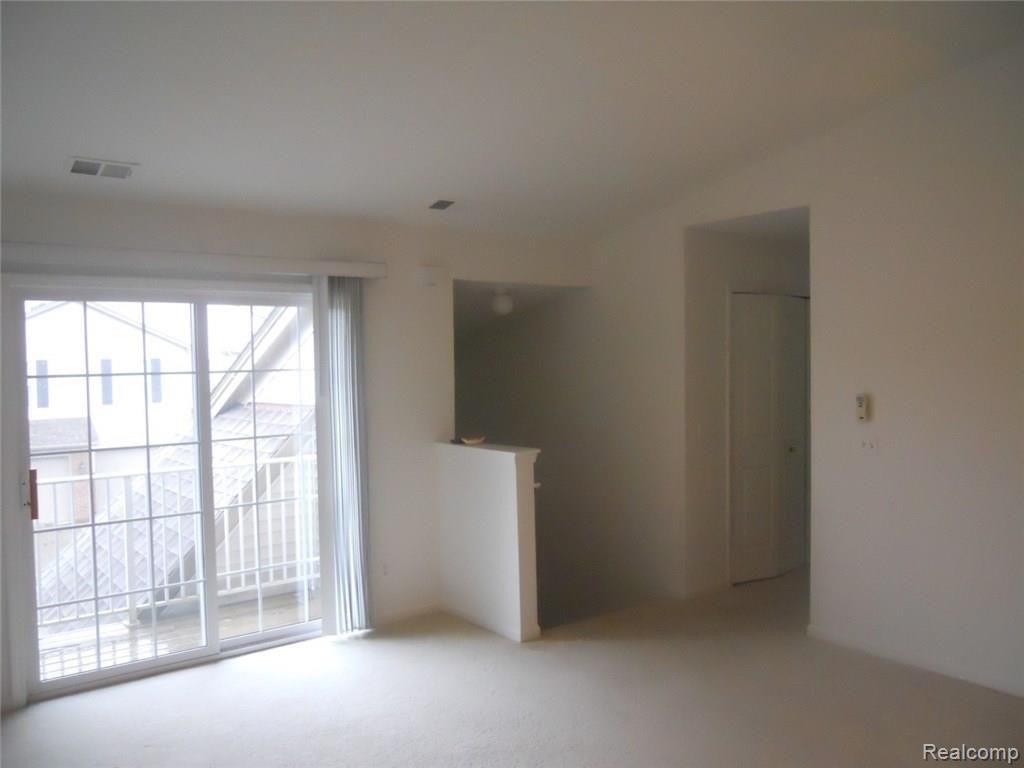 20644 Dunham Road, Unit 32 Clinton Township, MI 48038 - Photo 10 of 18