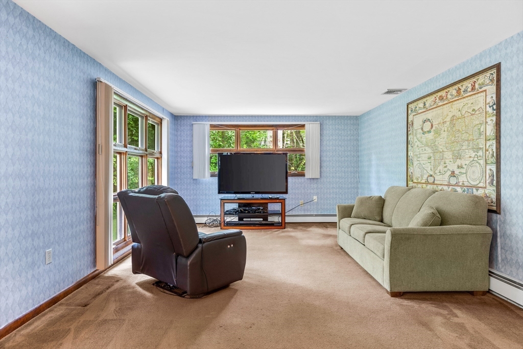 22 School Street Middleton, MA 01949 - Photo 13 of 33 Gallery Image 13