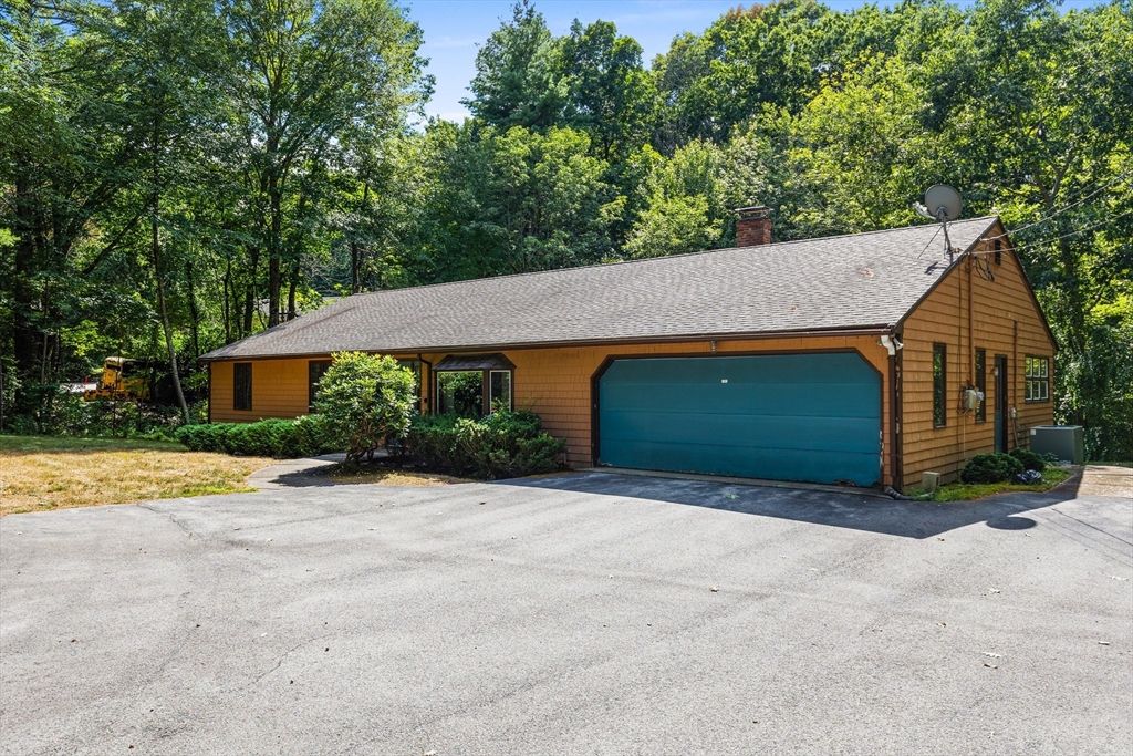 22 School Street Middleton, MA 01949 - Photo 2 of 33 Gallery Image 2
