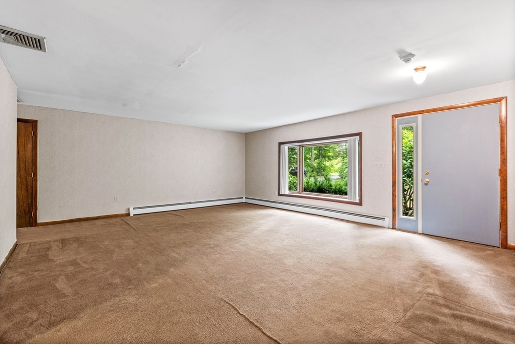 22 School Street Middleton, MA 01949 - Photo 6 of 33 Gallery Image 6