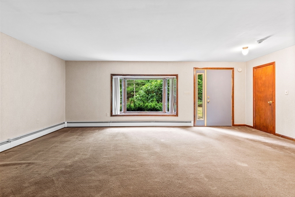22 School Street Middleton, MA 01949 - Photo 7 of 33 Gallery Image 7