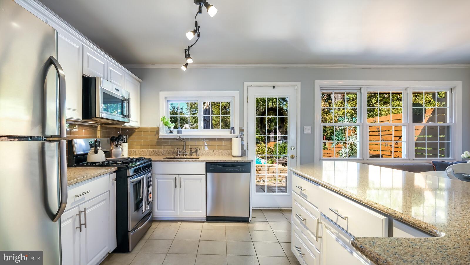 504 Stevens Road Morrisville, PA 19067 - Photo 17 of 33 Gallery Image 17