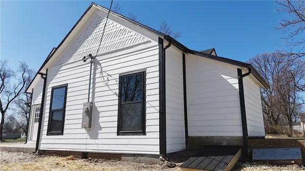 $289,000 | 130 South Grand Avenue, Eldon, MO 65026