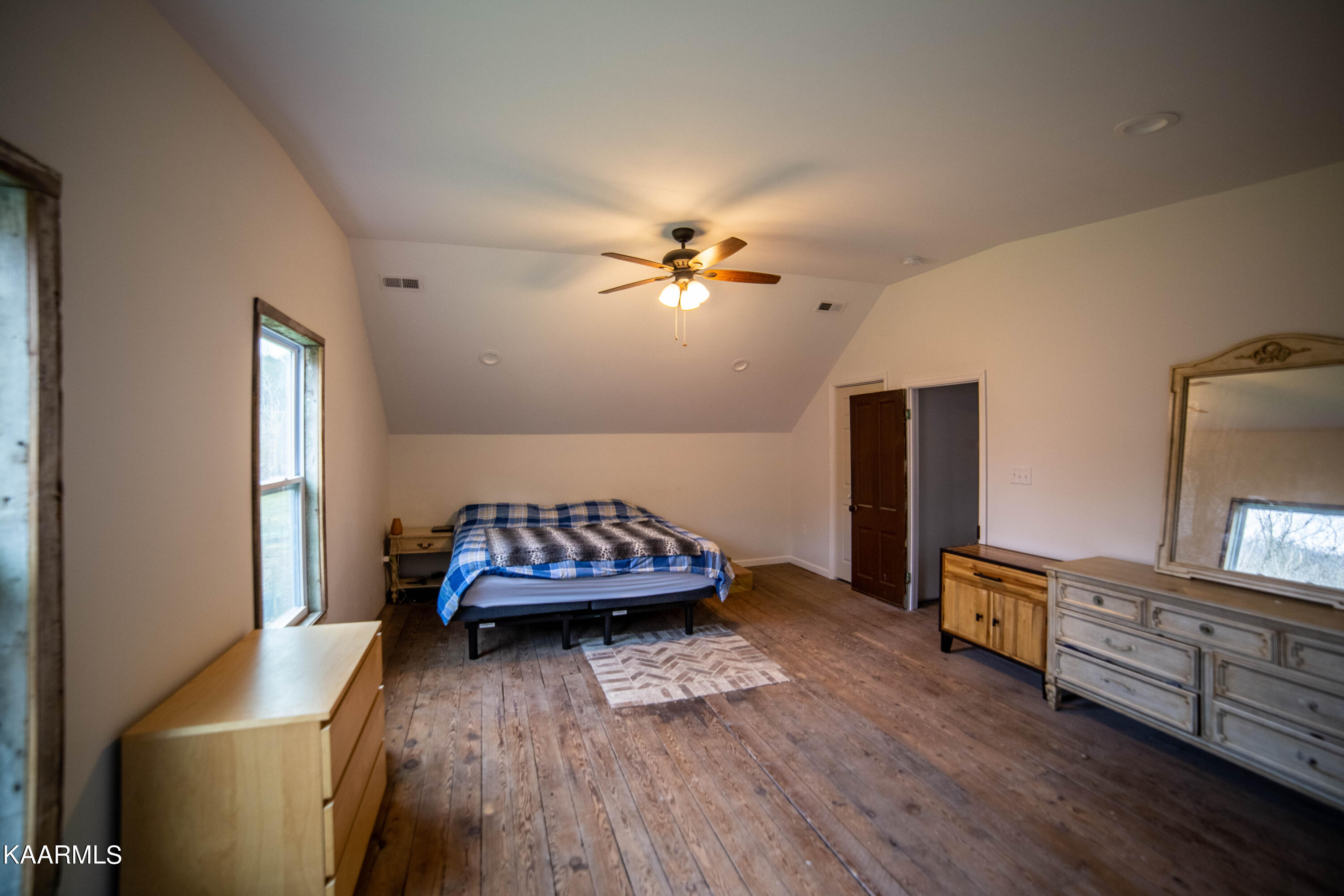 3122 Dutch Valley Road Clinton, TN 37716 - Photo 12 of 32 11