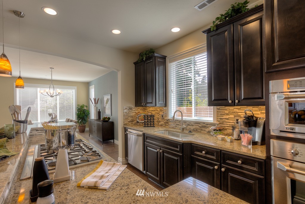 13703 174th Avenue Southeast, Unit 39 Renton, WA 98059 - Photo 3 of 25