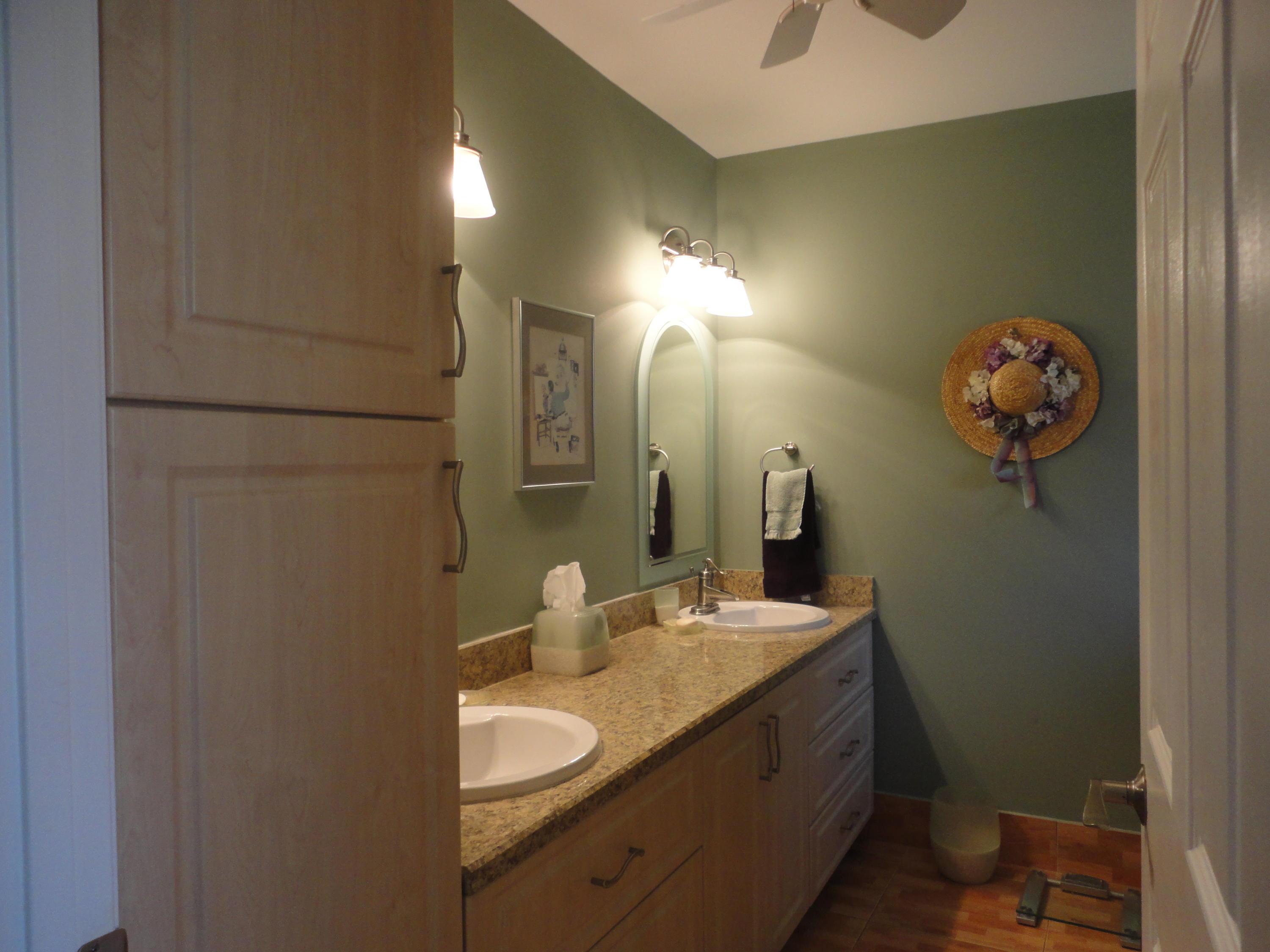 8291 Springlake Drive, Unit A Boca Raton, FL 33496 - Photo 19 of 41 Master Bathroom