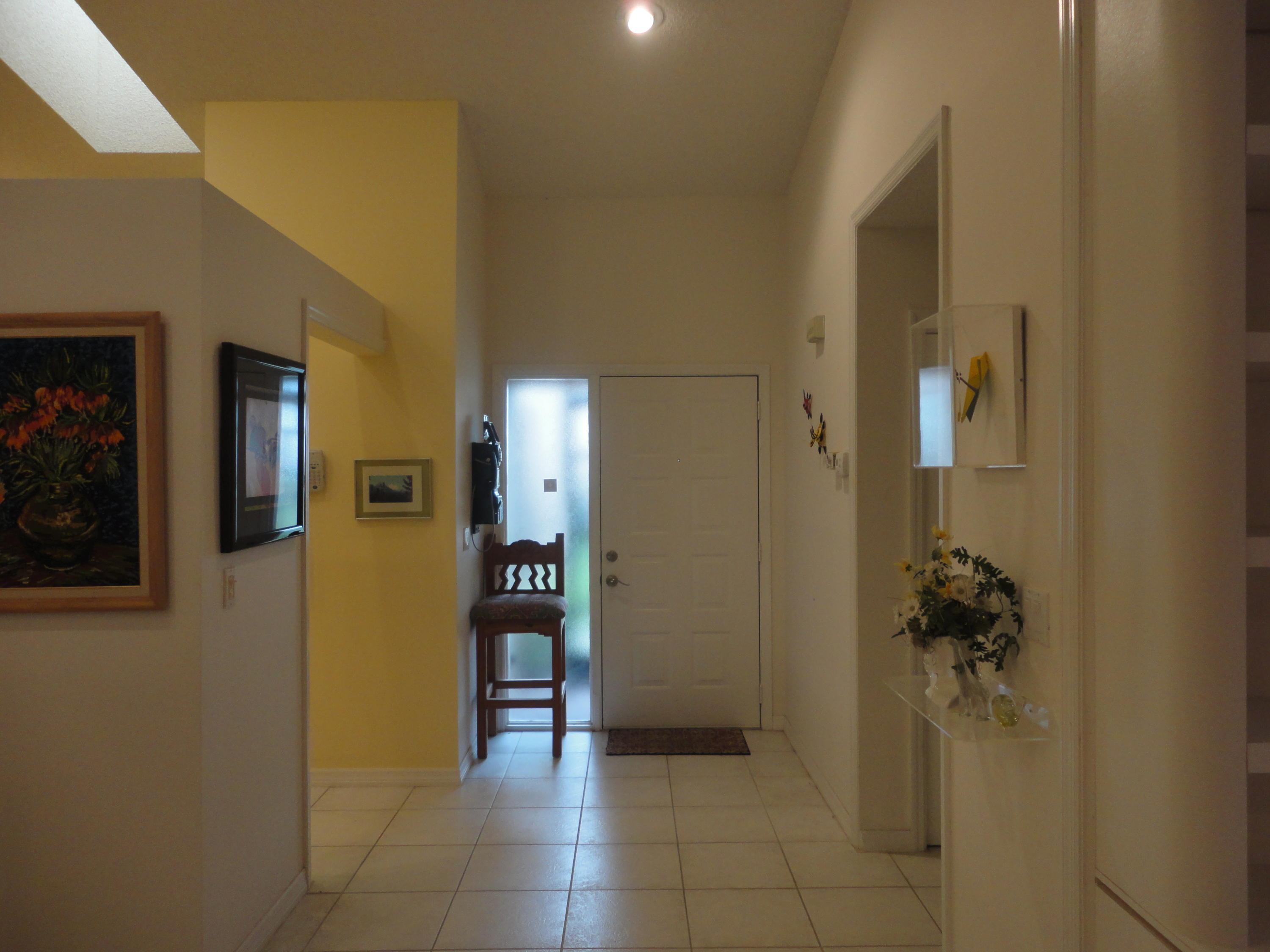 8291 Springlake Drive, Unit A Boca Raton, FL 33496 - Photo 4 of 41 Foyer