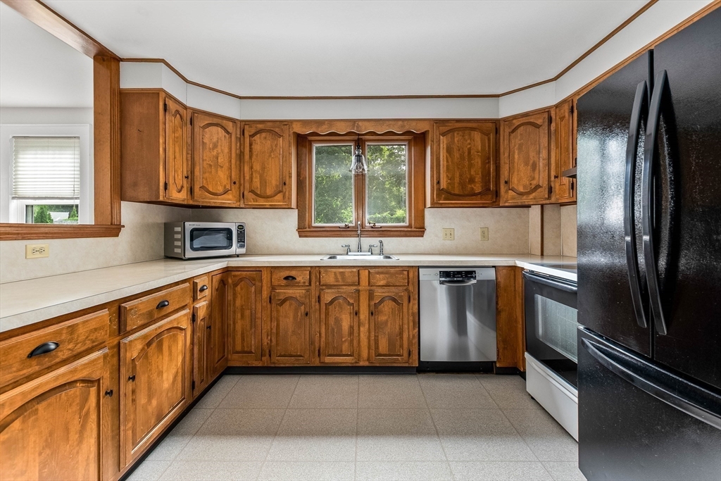 862 Pleasant Street Canton, MA 02021 - Photo 11 of 28