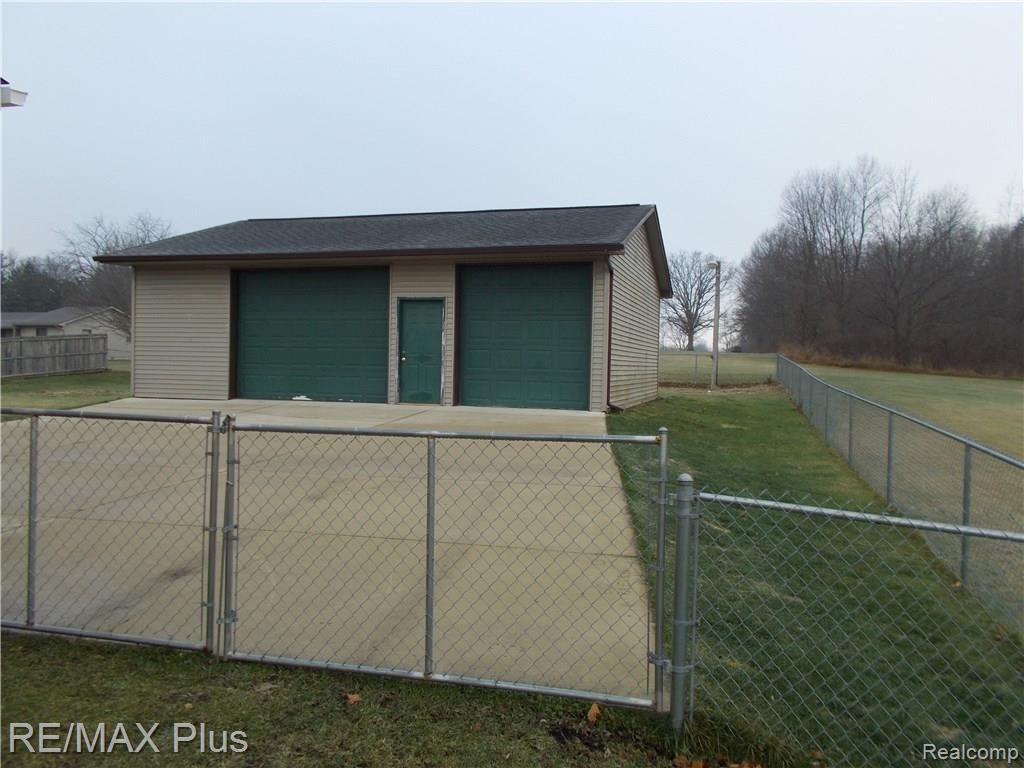 2059 Indian Road Lapeer, MI 48446 - Photo 23 of 26 DSCN1938.JPG