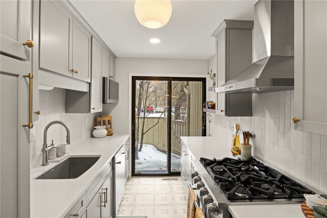 953 East Avenue Rochester, NY 14607 - Photo 11 of 29