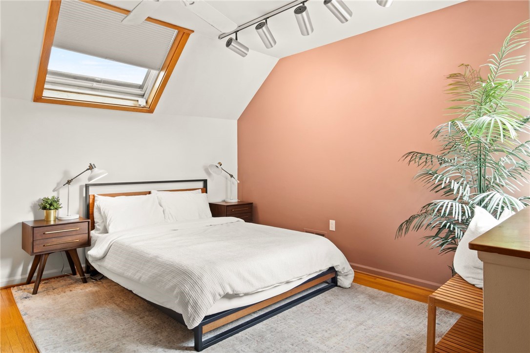 953 East Avenue Rochester, NY 14607 - Photo 22 of 29 third floor bedroom