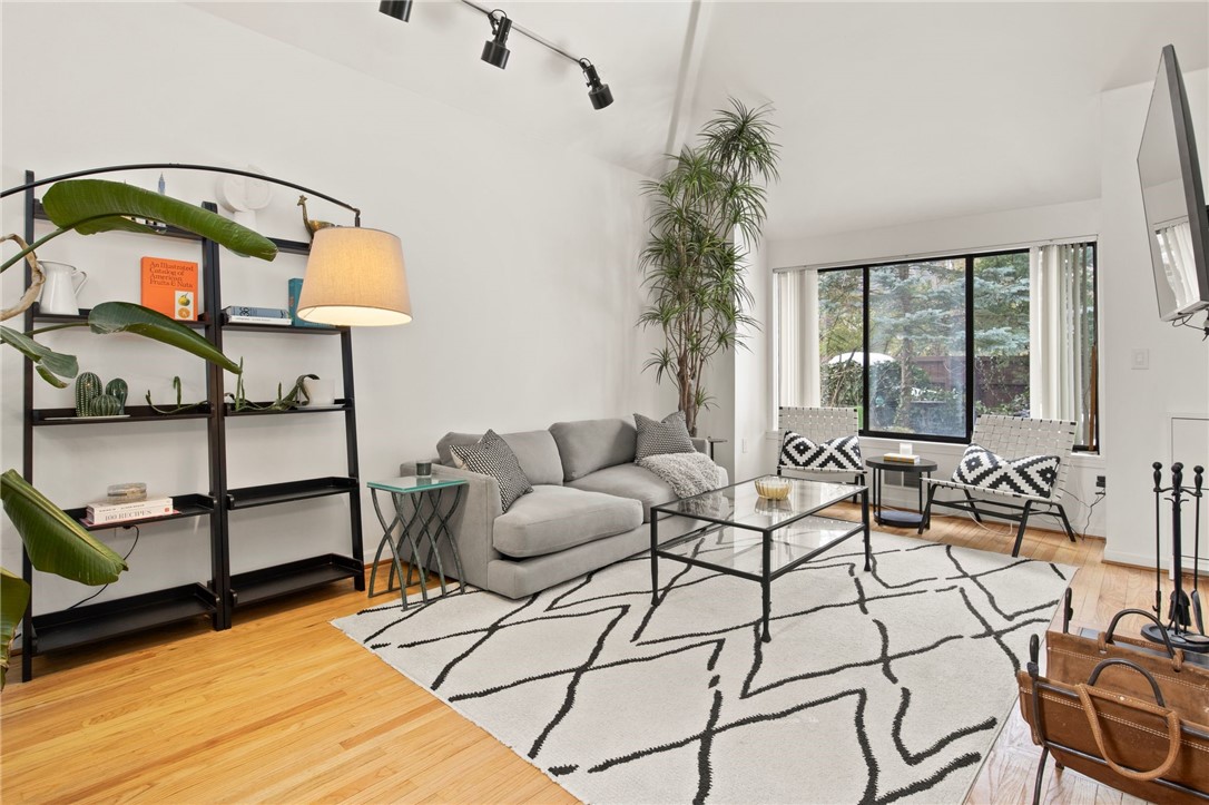 953 East Avenue Rochester, NY 14607 - Photo 5 of 29