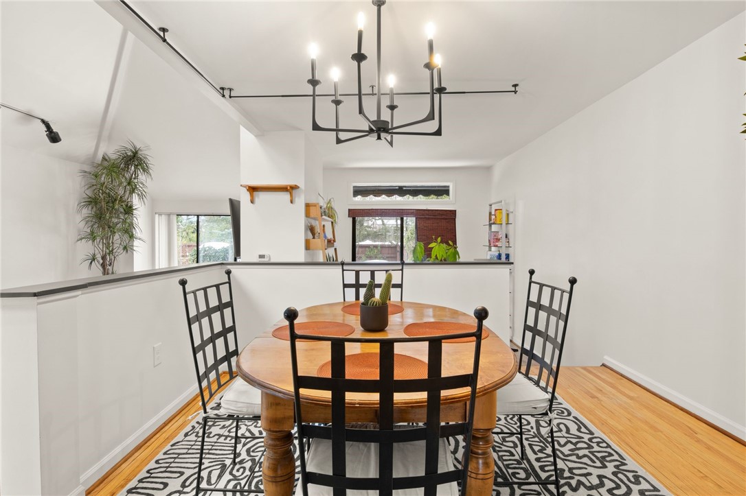 953 East Avenue Rochester, NY 14607 - Photo 9 of 29